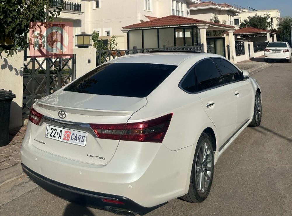 تويوتا أفالون